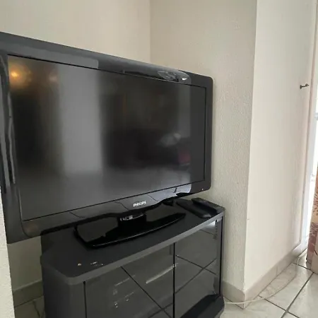 Le Palazzio Proche Plage Apartment *